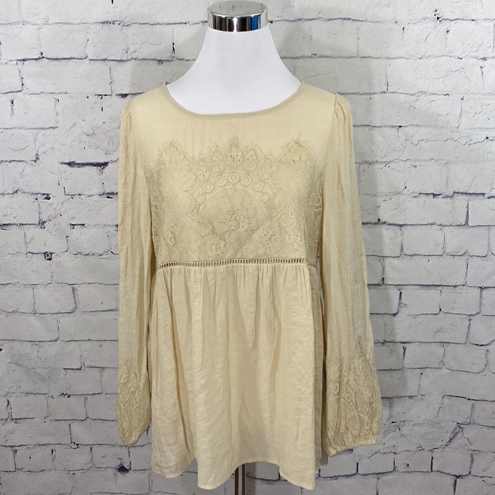 NWT Babydoll Crinkle Top w/ Lace Accents